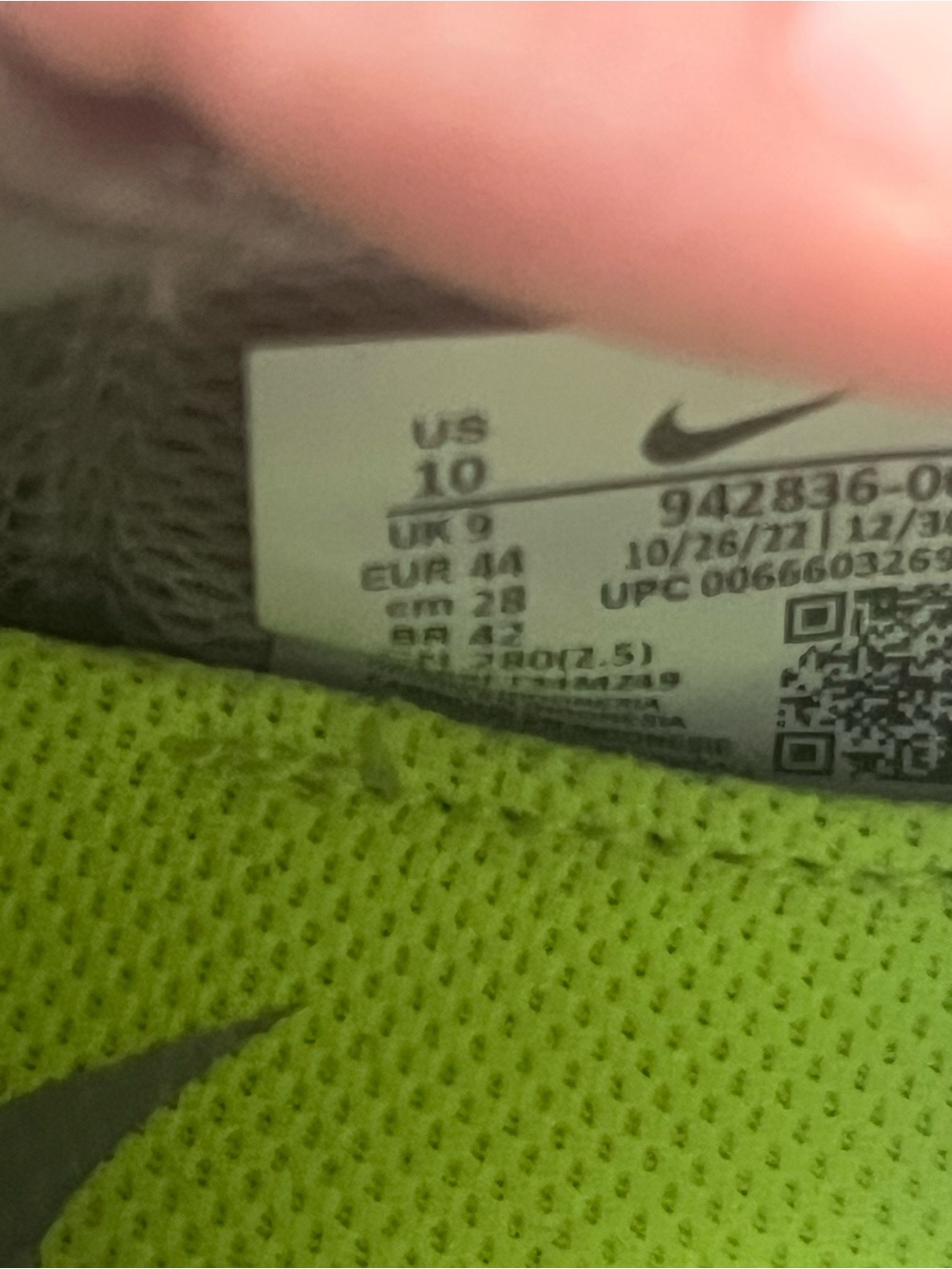 Nike Running Shoe in Volt and Black